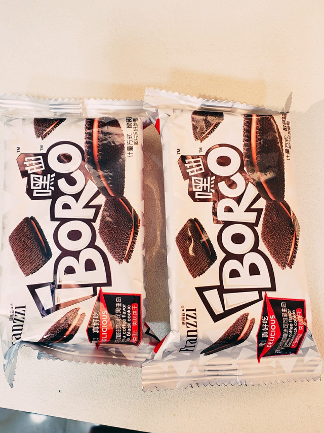 这曲奇饼太好吃了，让我忘记了减肥