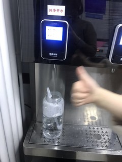 高颜值，大容量水杯