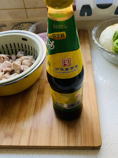 厨房做饭必备海天蚝油。