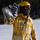  冬日雪场里的一抹亮色--狼爪40周年冠军联名款滑雪服　
