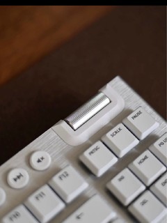 ​罗技LogitechG913TKL键盘