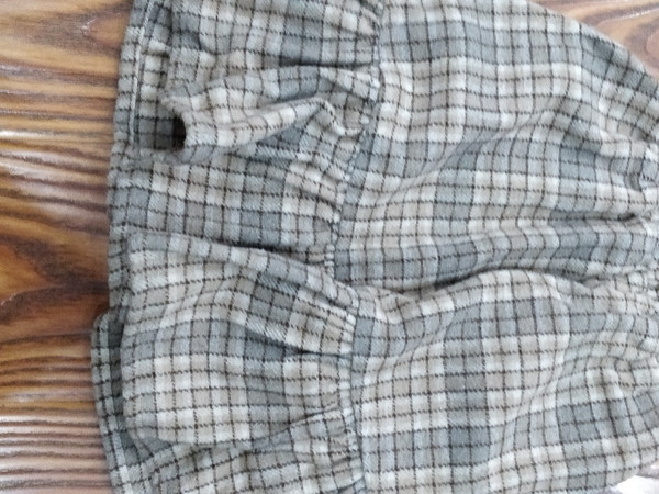 便宜又百搭的毛呢格子半身裙