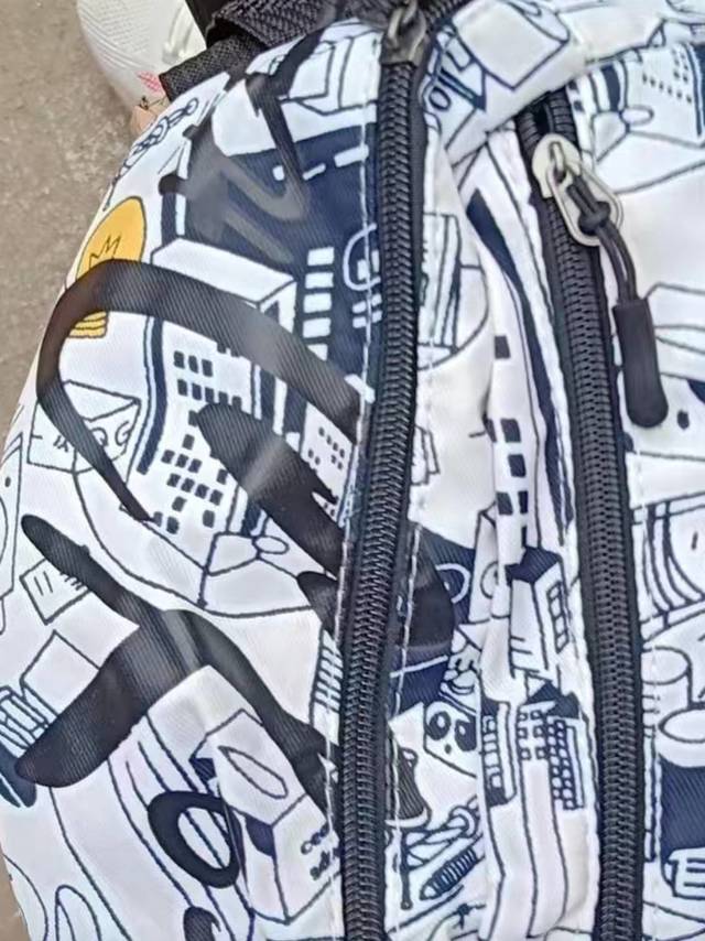 容量大，背着特别方便轻快