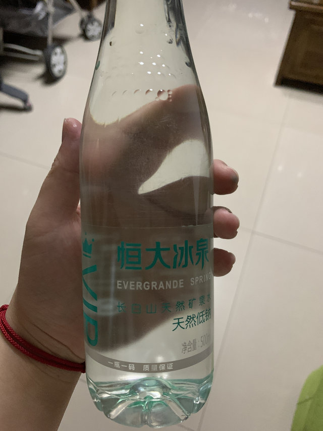 很好喝 就是矿泉水的味道