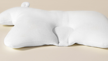 嫚熙婴儿独角兽定型枕：外高内低式枕面，为宝宝成长而生！