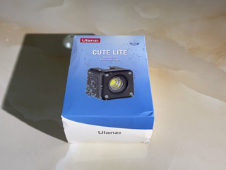 IP68防水的摄影补光灯，还送一推配件