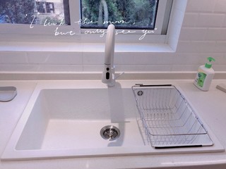 极简风厨房网红石英石水槽将白色进行到底