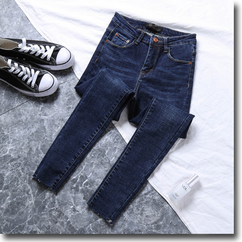 【Ming好物分享】深蓝色秋冬显瘦版型牛仔裤，版型超nice，极力推荐