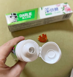 黑人白桃茶倍健牙膏，就像在喝桃子汁