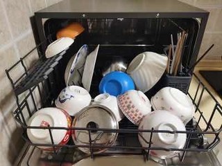 大气典雅的洗碗机