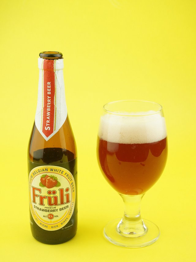 来一杯草莓色的星期天