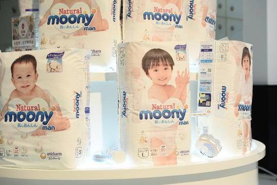 尤妮佳Natural moony皇家系列纸尿裤，将在天猫国际首发