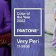 是蓝还是紫？Pantone 2022年度流行色怎么搭？这四种万能搭配方法快学起来