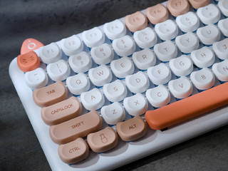 IQUNIX M80 猫咪系列机械键盘