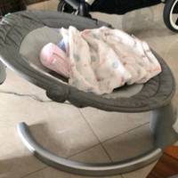 婴儿电动摇摇椅