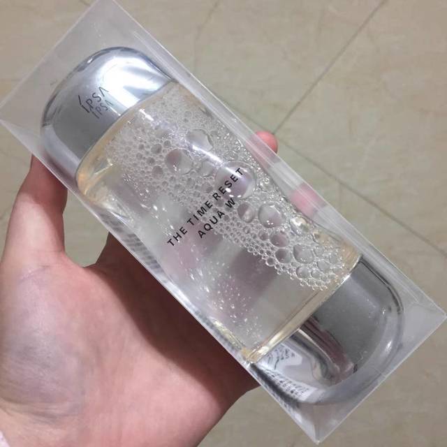  流金岁月凝润美肤水