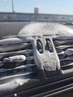 汽车内饰泡沫清洗剂。