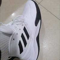 adidas篮球鞋
