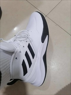 adidas篮球鞋