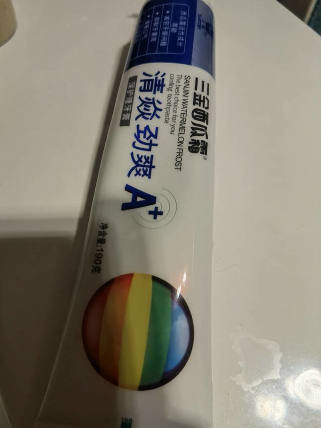 三金西瓜霜牙膏