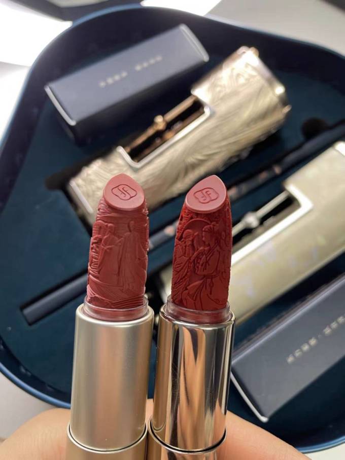 花西子口红妙蛙