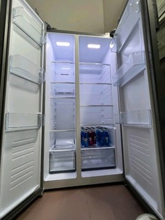 美的 606L大容量双开门对开冰箱