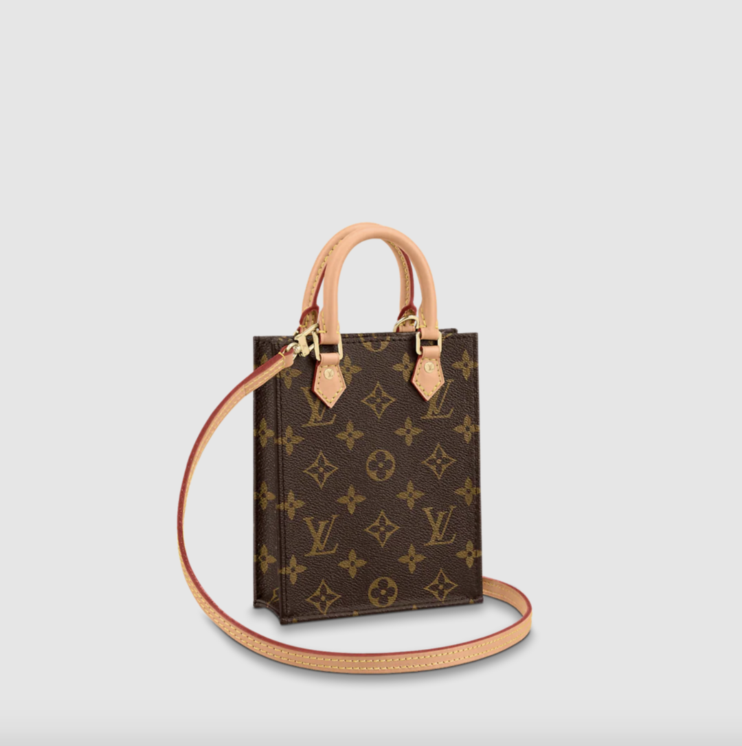 想给女友买一万元左右的包包，有什么推荐？