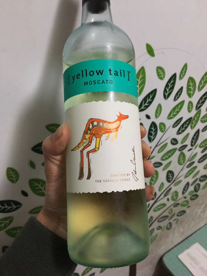 黄尾袋鼠出品清新爽口的开胃葡萄酒