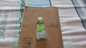 日常用品 篇八十四：在京东上30.59元购买的10瓶漱口水开箱。