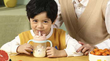 富光新款儿童牛奶杯，可微波冷藏，一盖两用！
