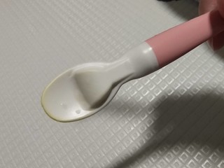 宝宝吃食的必备工具——勺子