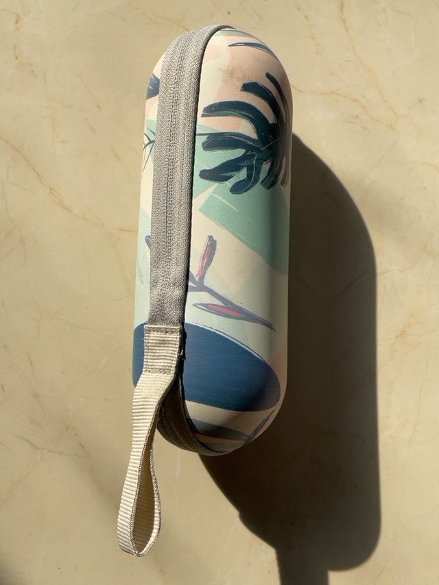 精致小巧，携带自然方便。