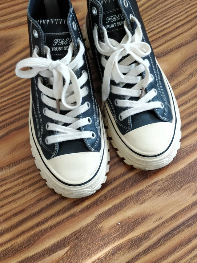 超级好搭配衣服的简约风高帮帆布鞋