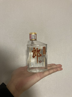 给老爸买的口粮酒一小瓶郎酒