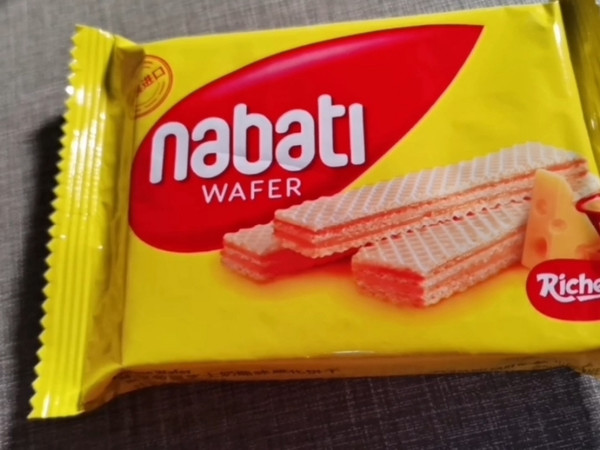 解馋零食我选择—丽芝士威化饼