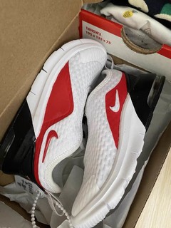 NIKE耐克休闲鞋气垫缓震舒适透气童鞋运