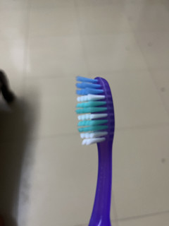 牙刷硬一点是不是会刷得干净一点