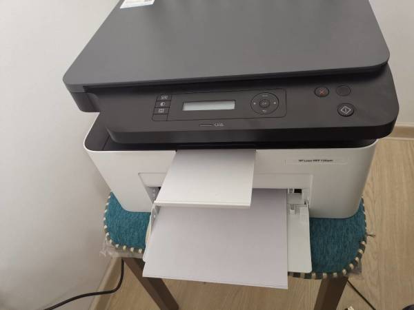 hp惠普锐系列136nw黑白激光一体机白色