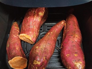 拼多多上买的红薯用来烤，真香。