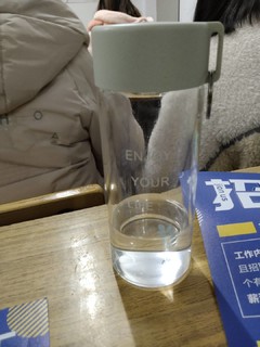 棒棒棒的玻璃杯