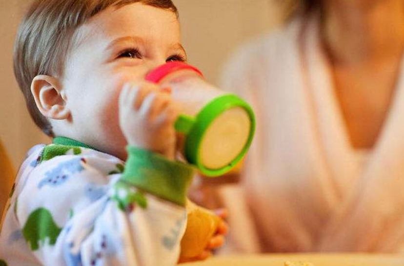 据说6个月内宝宝都不用喝水？是真的吗？