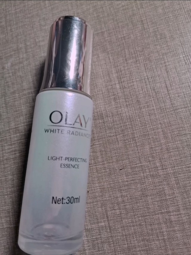 美白我用olay光感小白瓶