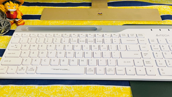 双飞燕百元级别的蓝牙键盘，支持多设备连接，平板秒变电脑使用