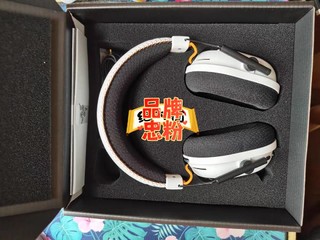 雷蛇旋风黑鲨V2专业版 无线游戏耳机