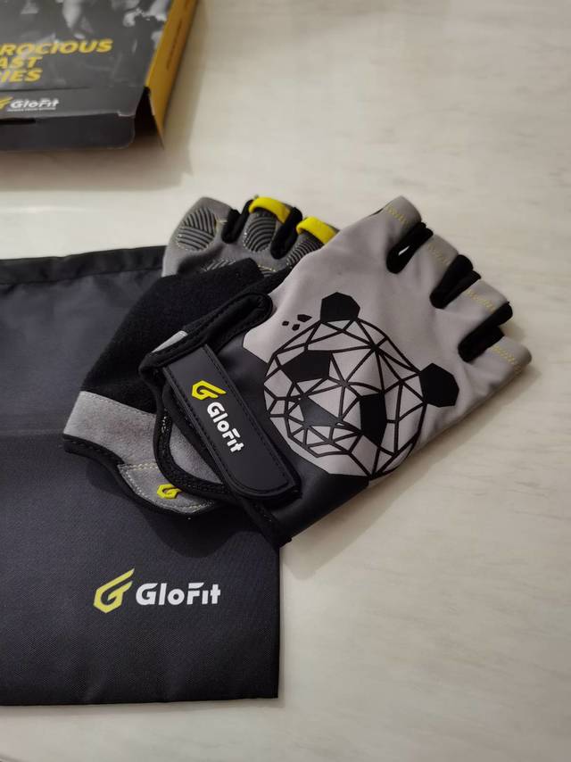 花点小钱的手套比9块9包邮还是好很多的