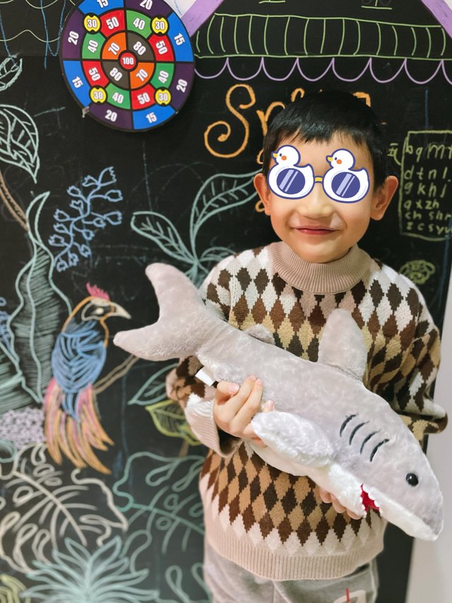 典雅保暖男童毛衣梦特娇