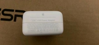 苹果 12W USB 充电器