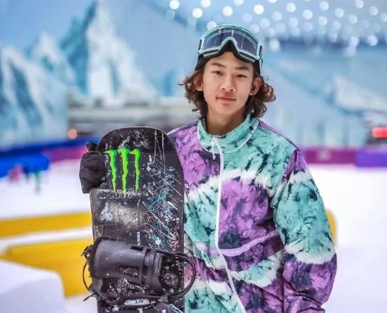 17岁小将苏翊鸣，曾创中国单板滑雪历史，有望拿金牌！