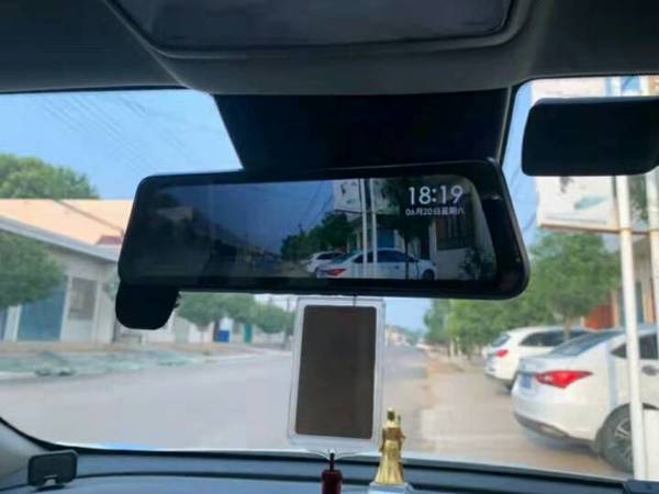 这款倒车影像很舒服清晰倒车方便很多很喜欢