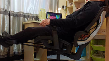 电脑椅不仅要炫酷更要符合人体工学设计